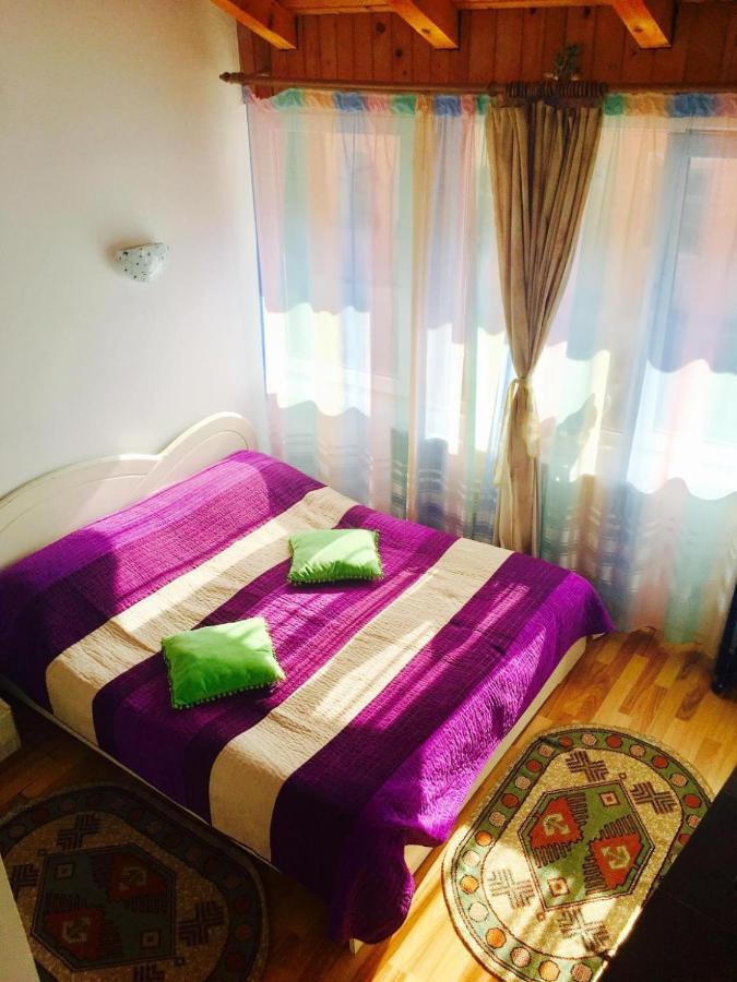 Rolling Stone Hostel Μπρασόβ Εξωτερικό φωτογραφία