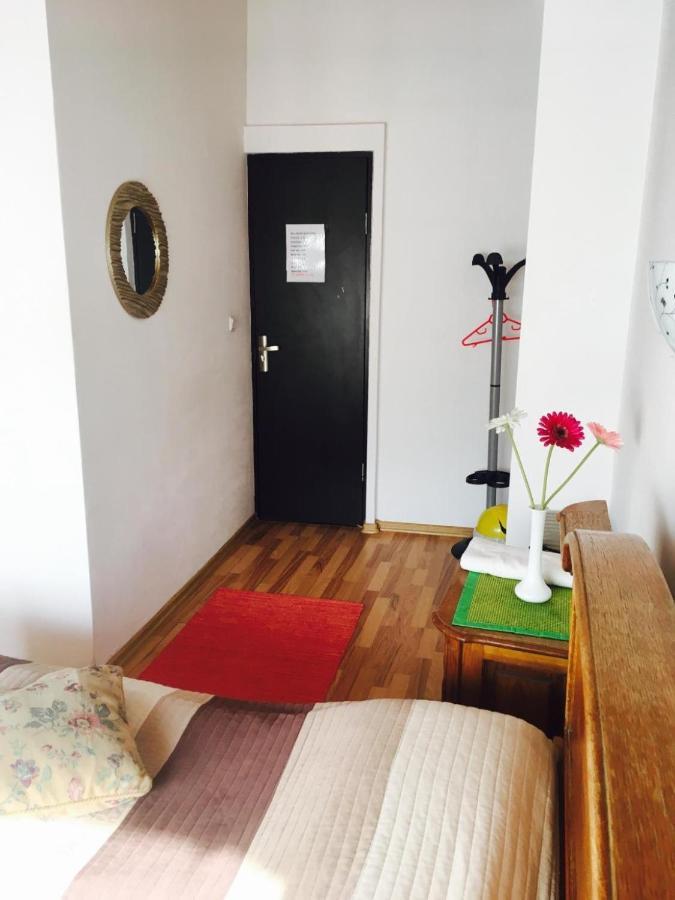 Rolling Stone Hostel Μπρασόβ Εξωτερικό φωτογραφία