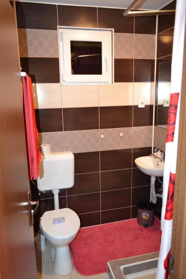 Rolling Stone Hostel Μπρασόβ Εξωτερικό φωτογραφία