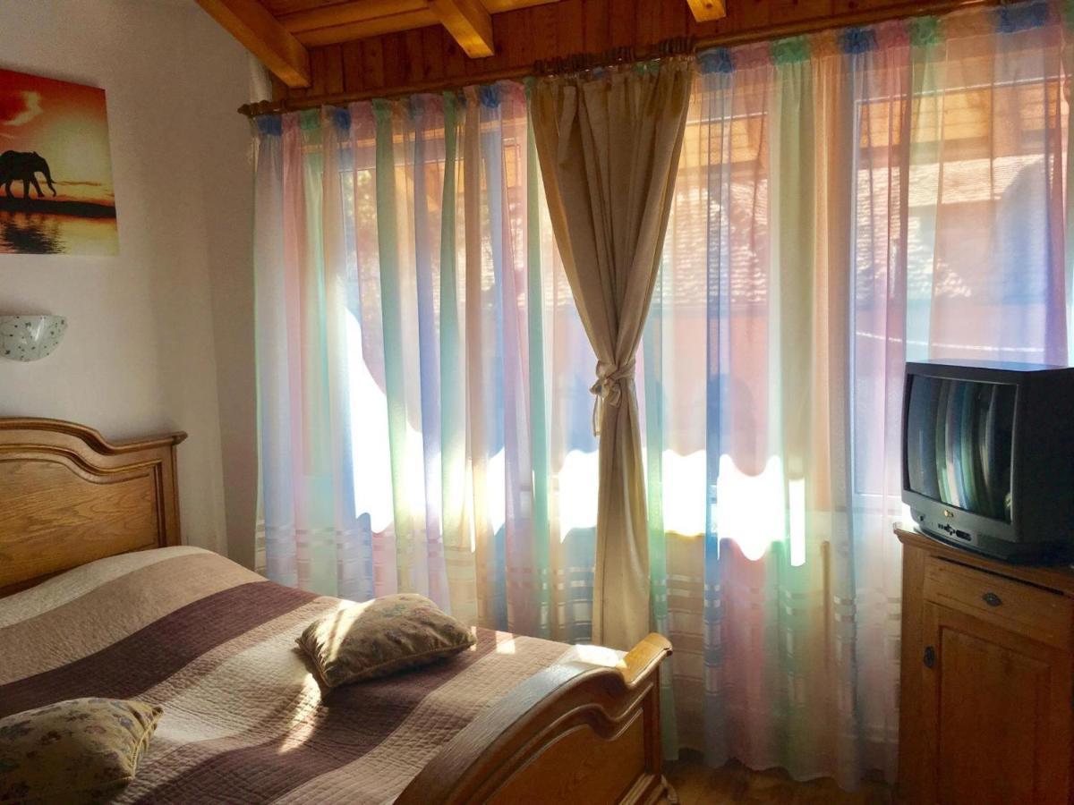 Rolling Stone Hostel Μπρασόβ Εξωτερικό φωτογραφία