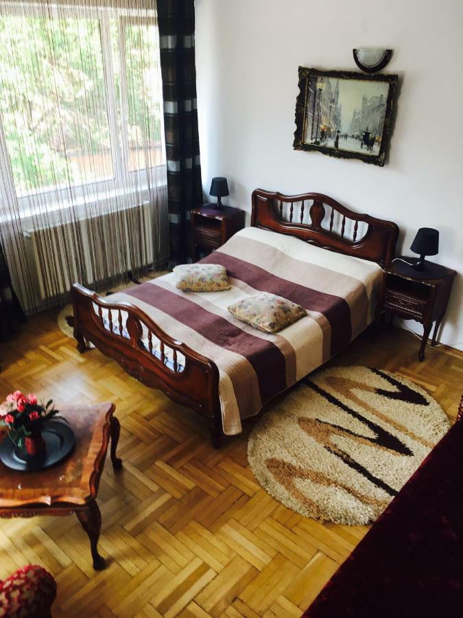 Rolling Stone Hostel Μπρασόβ Εξωτερικό φωτογραφία