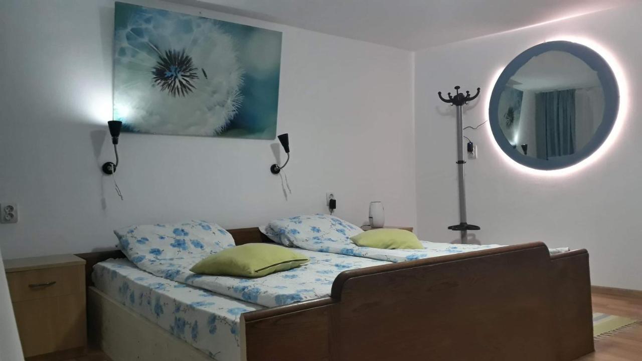 Rolling Stone Hostel Μπρασόβ Εξωτερικό φωτογραφία