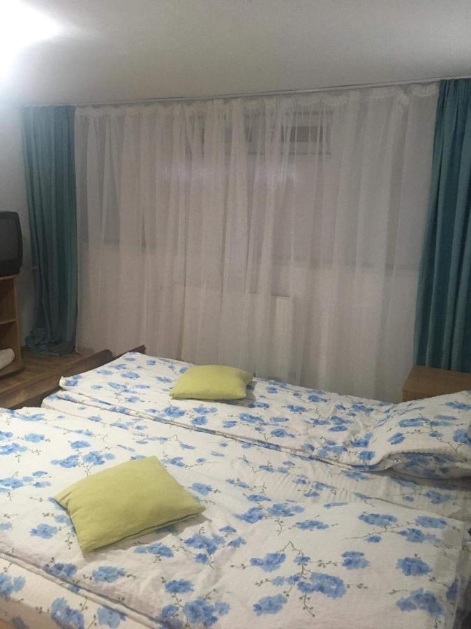 Rolling Stone Hostel Μπρασόβ Εξωτερικό φωτογραφία