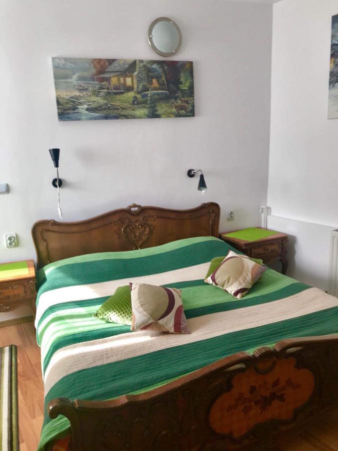 Rolling Stone Hostel Μπρασόβ Εξωτερικό φωτογραφία